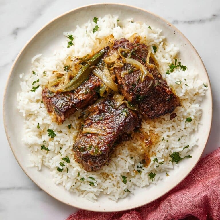 Baked Turkey Wings with Onions, Bell Pepper, and Savory Sauce Recipe